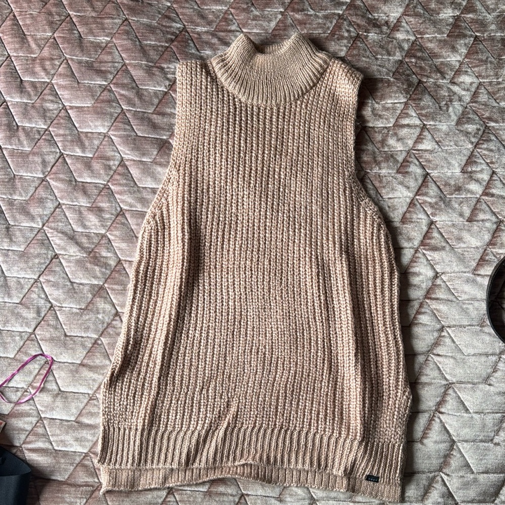 Obey N89 mock neck sweater sleeveless pink size smalll